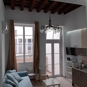 https://apartamentos-valverde-cdiz-1-c.hotelsincadiz.net